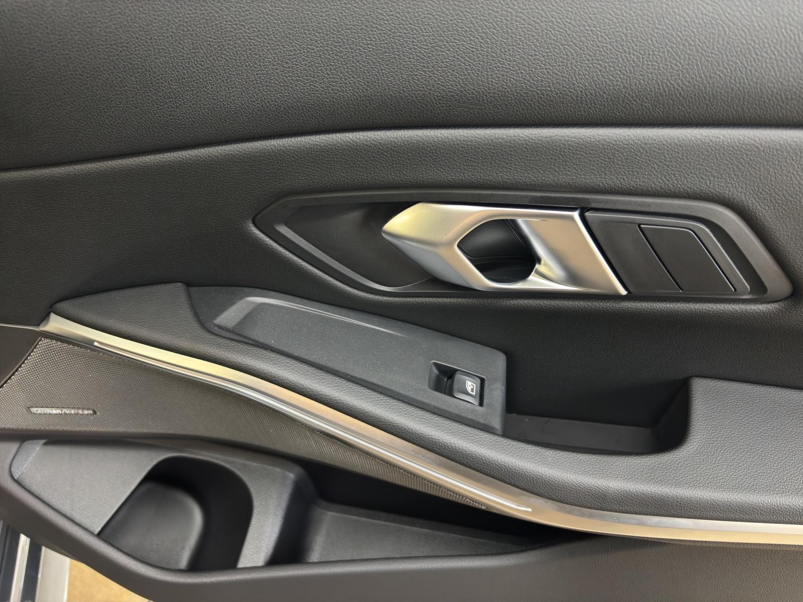 BMW M340d xDrive-image-15