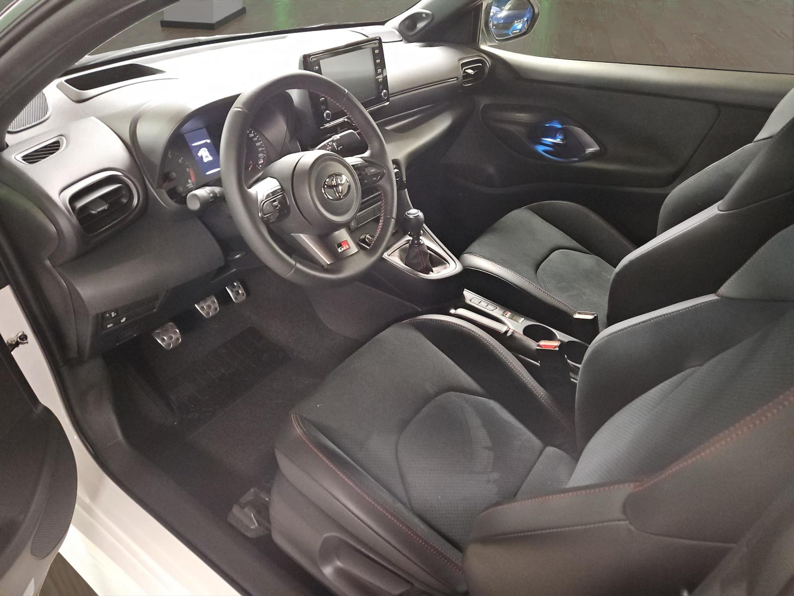 TOYOTA GR Yaris 1.6 Turbo Sport 4x4-image-6