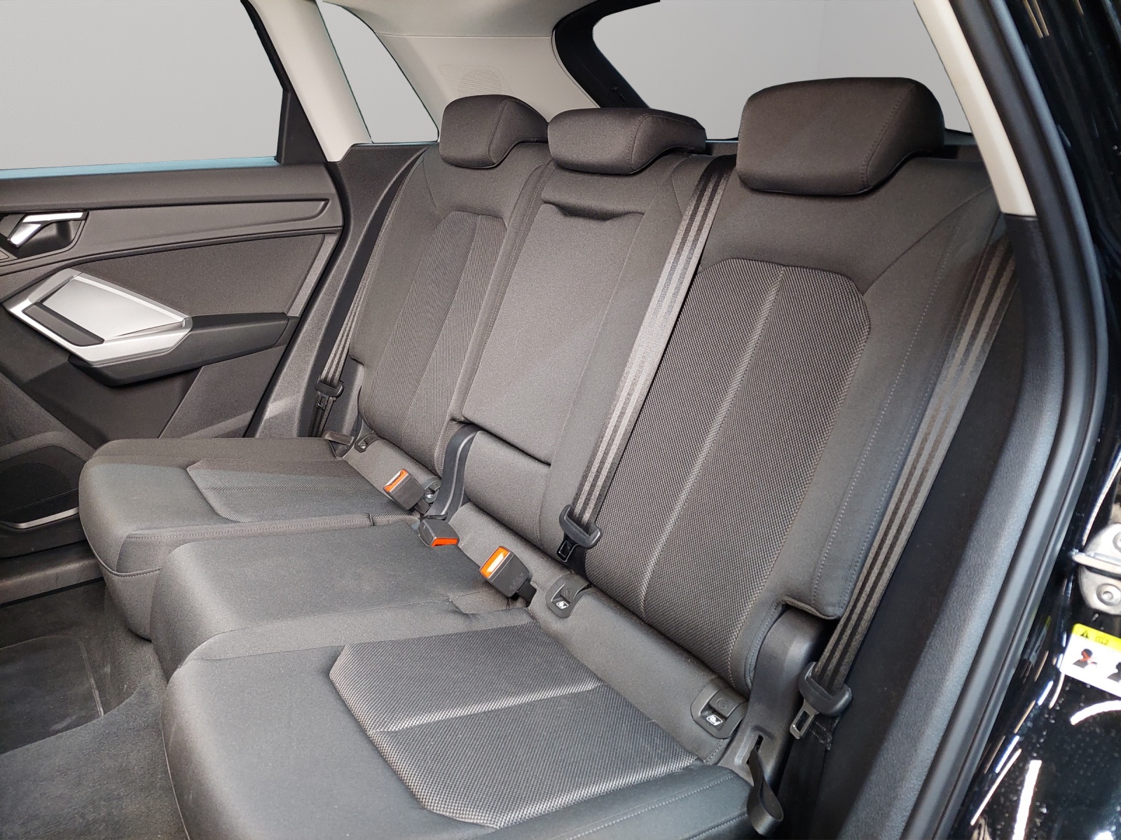 AUDI Q3 35 TDI S line quattro S-tronic-image-7