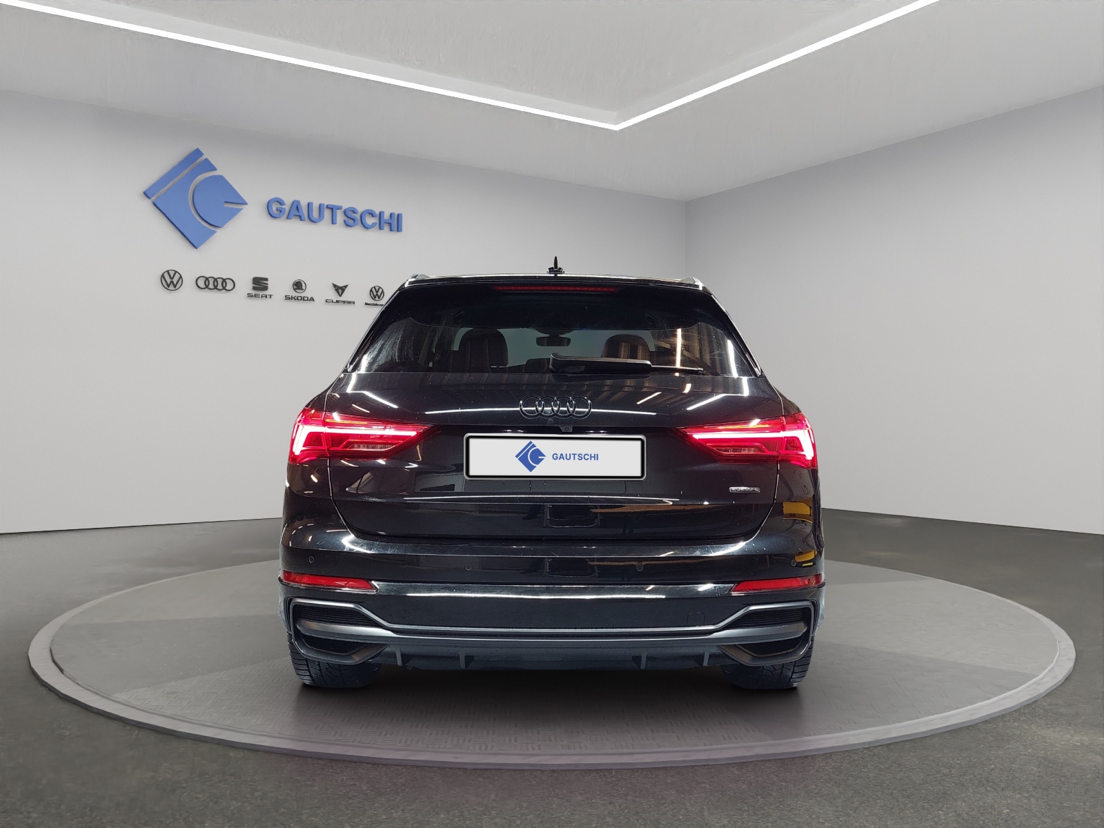 AUDI Q3 35 TDI S line quattro S-tronic-image-3
