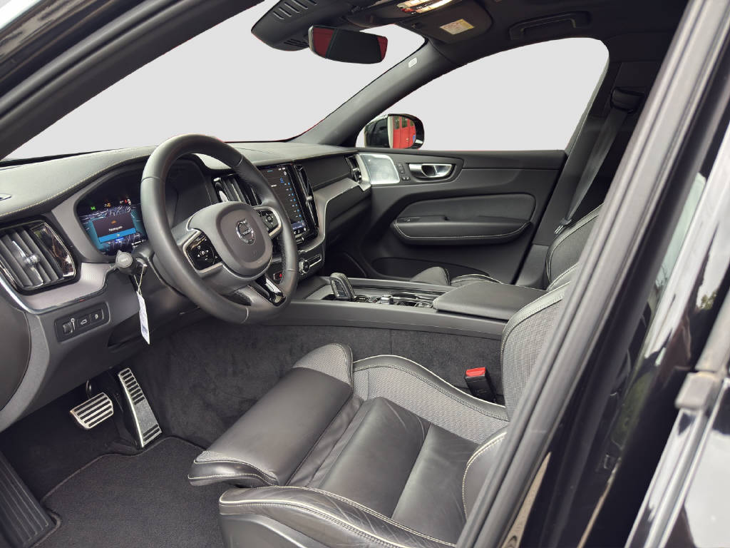 VOLVO XC60 2.0 T8 TE R-Design eAWD-image-7