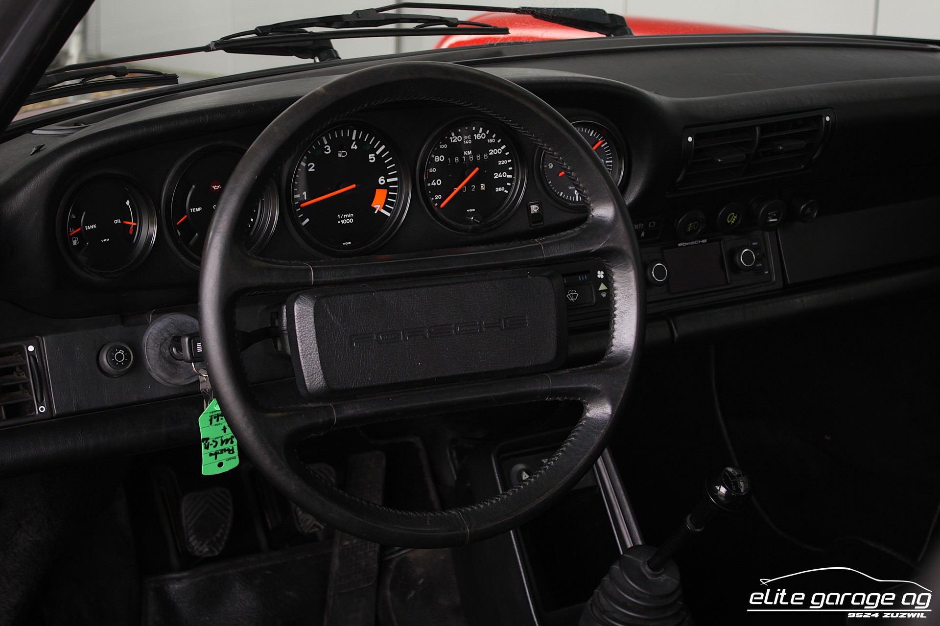 PORSCHE 911 Carrera Cabrio-image-14