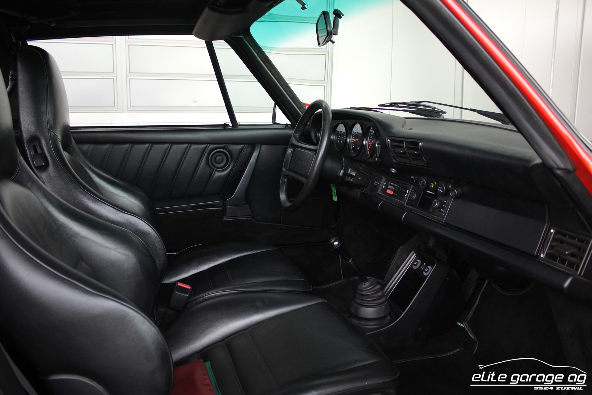 PORSCHE 911 Carrera Cabrio-image-15