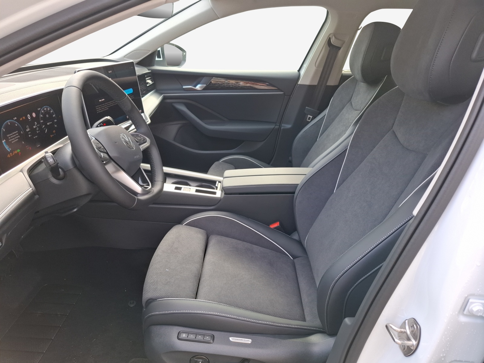 VW Passat Variant 2.0 TDI evo Business DSG-image-7