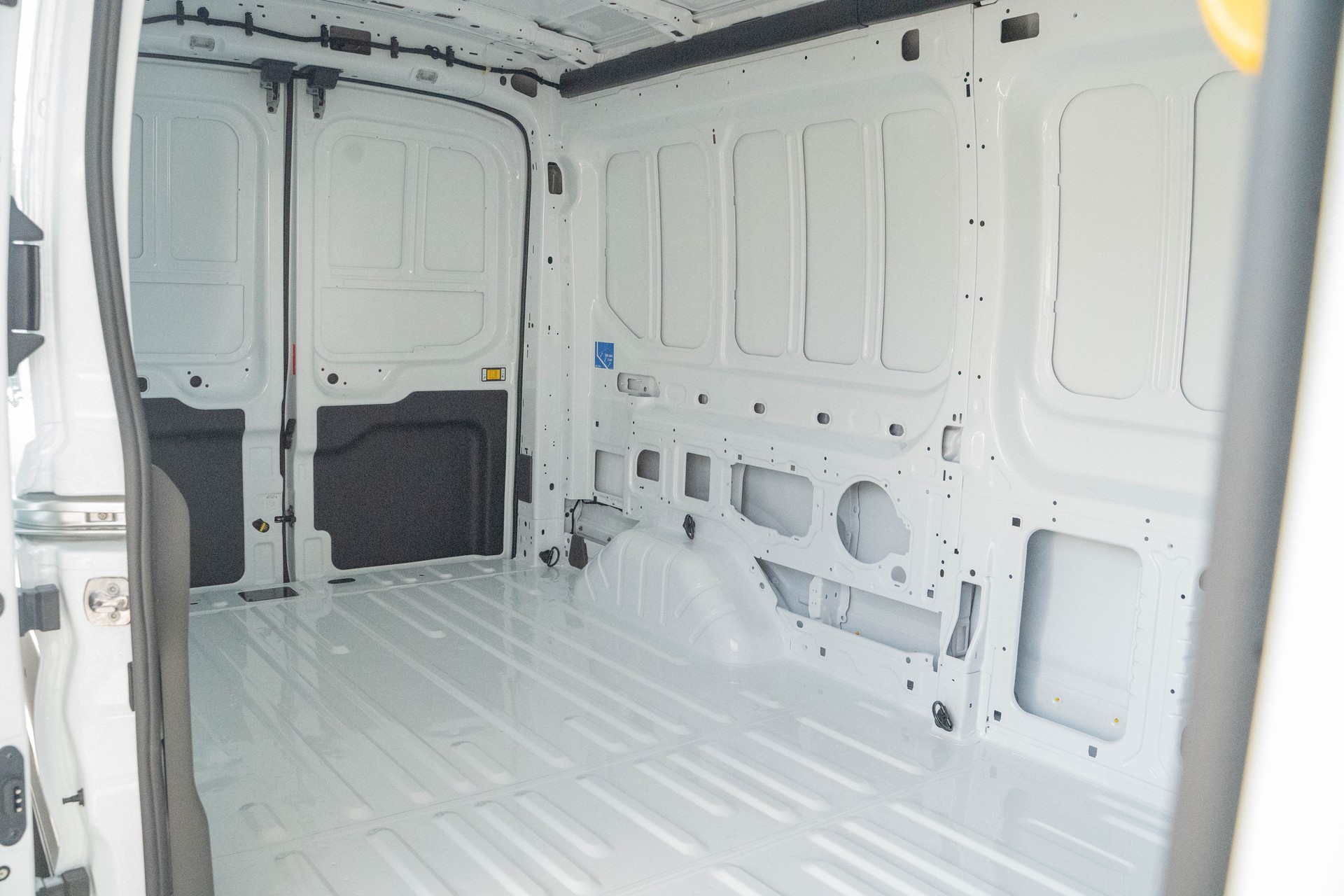 FORD Transit Van 350 L3H2 2.0 EcoBlue 165 Trend 4x4-image-5