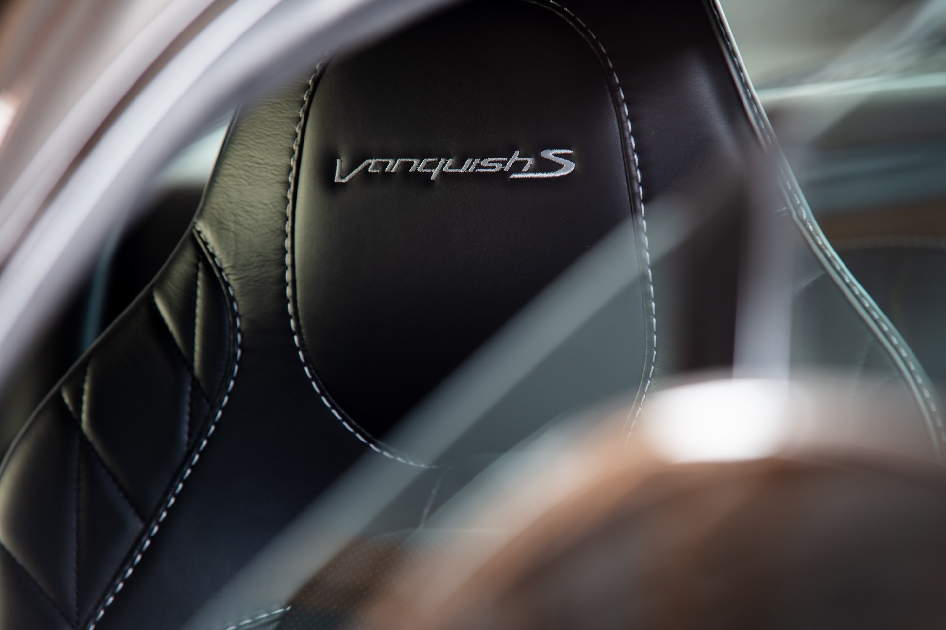 ASTON MARTIN Vanquish S V12 Touchtronic 3-image-8