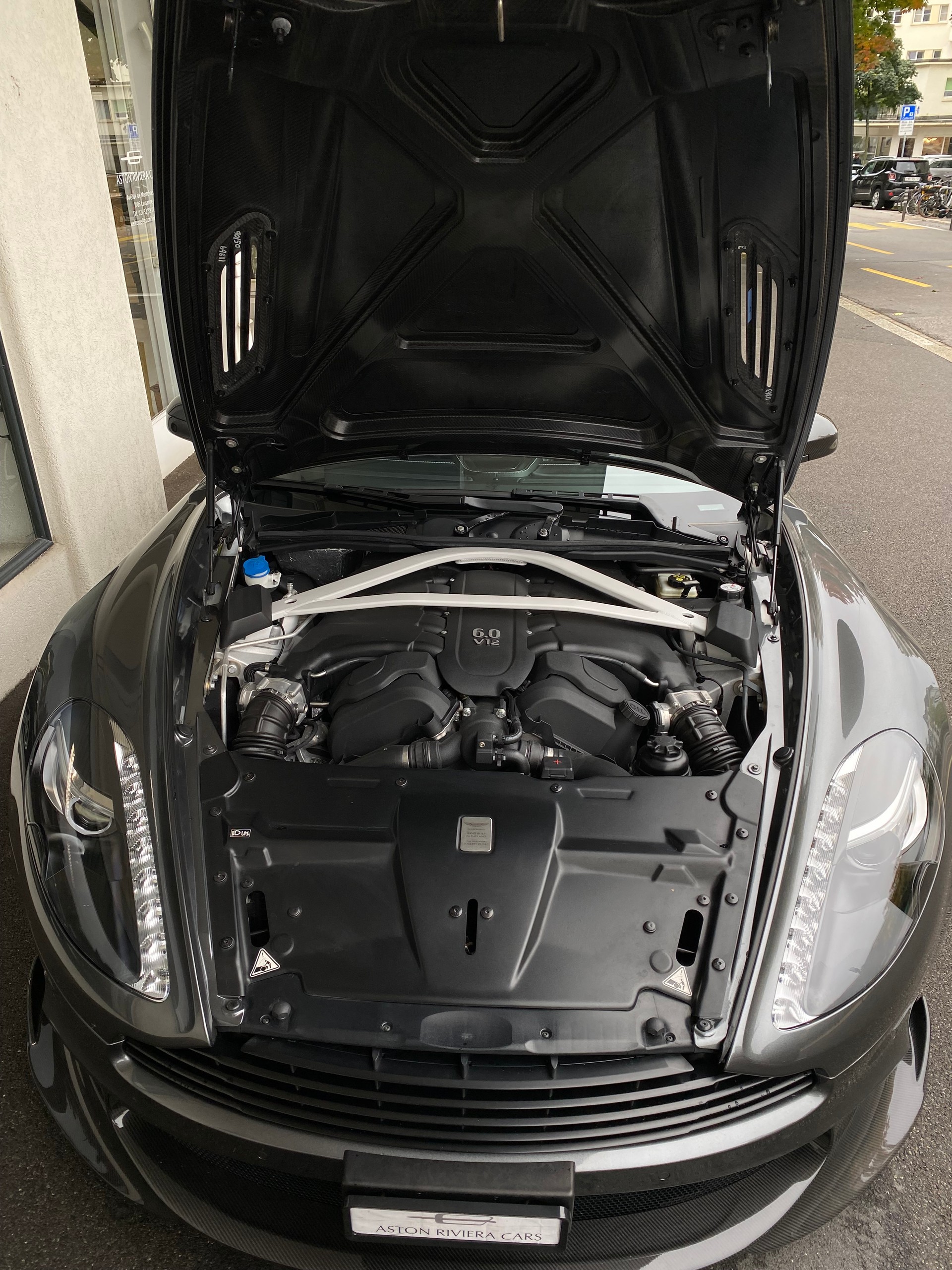 ASTON MARTIN Vanquish S V12 Touchtronic 3-image-9