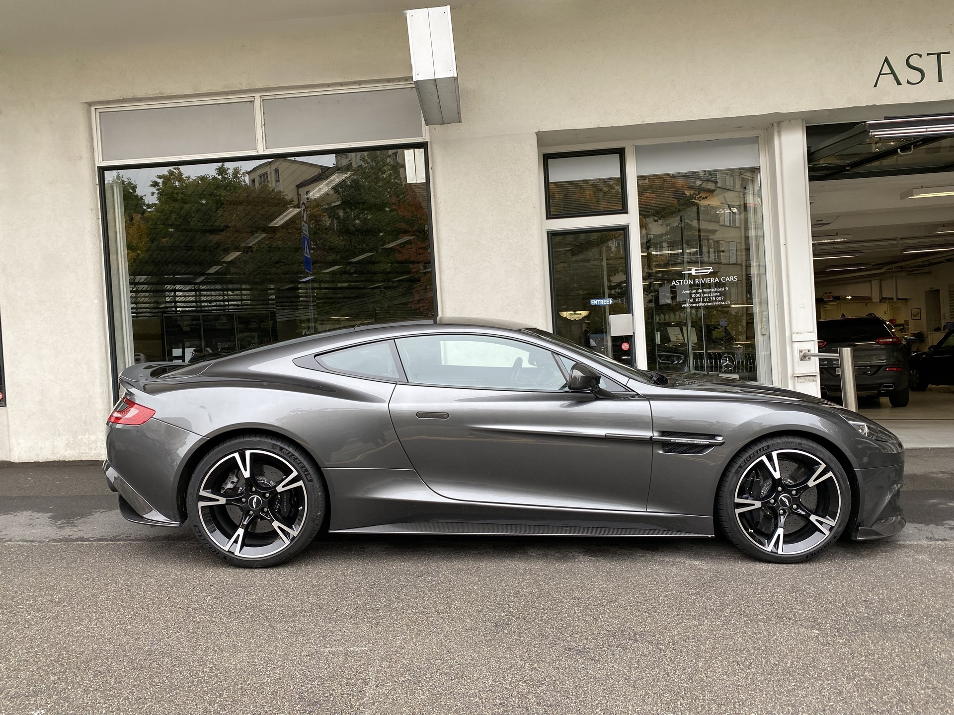 ASTON MARTIN Vanquish S V12 Touchtronic 3-image-4