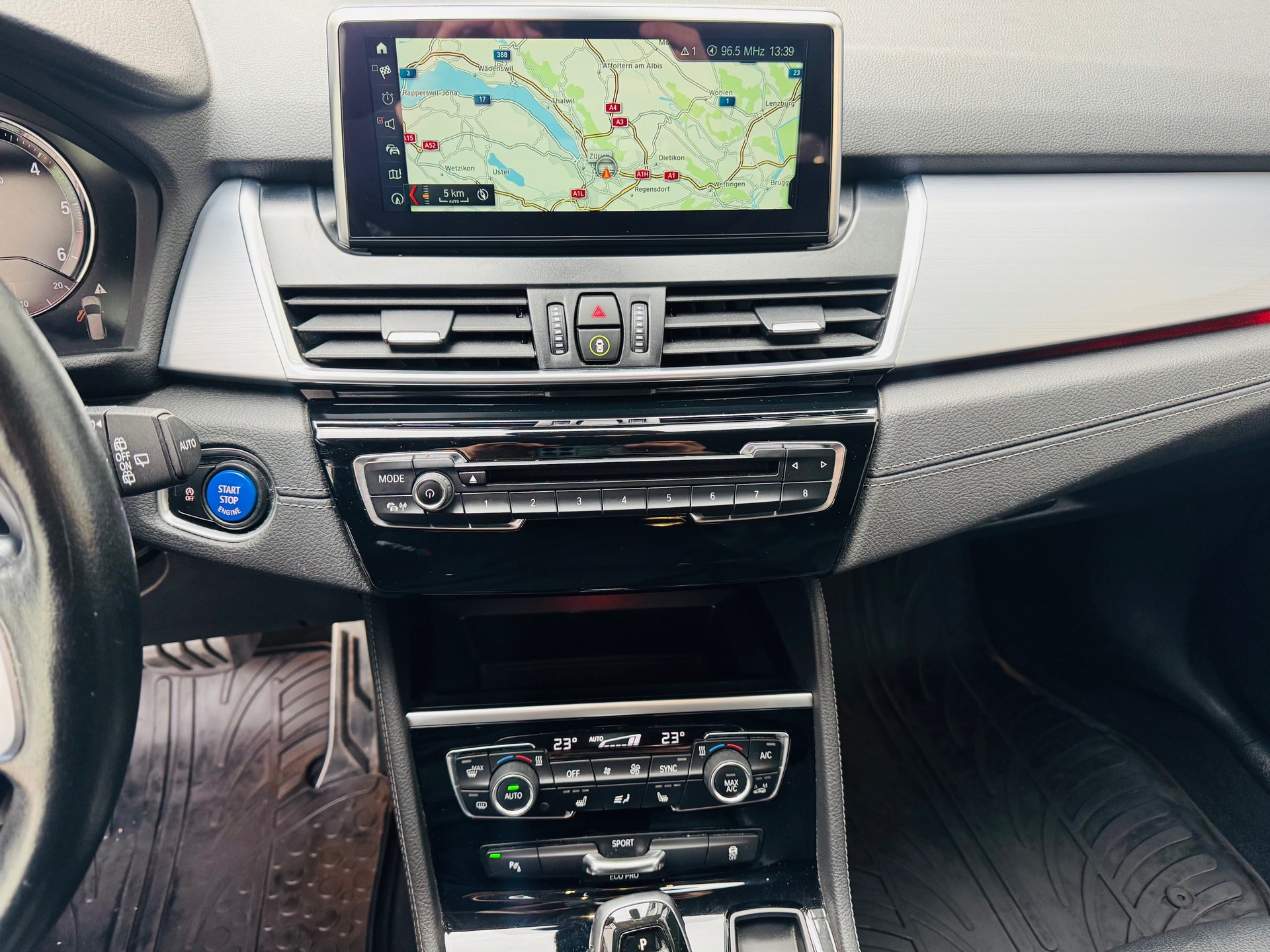 BMW 218d xDrive Gran Tourer Steptronic Luxury Line-image-13