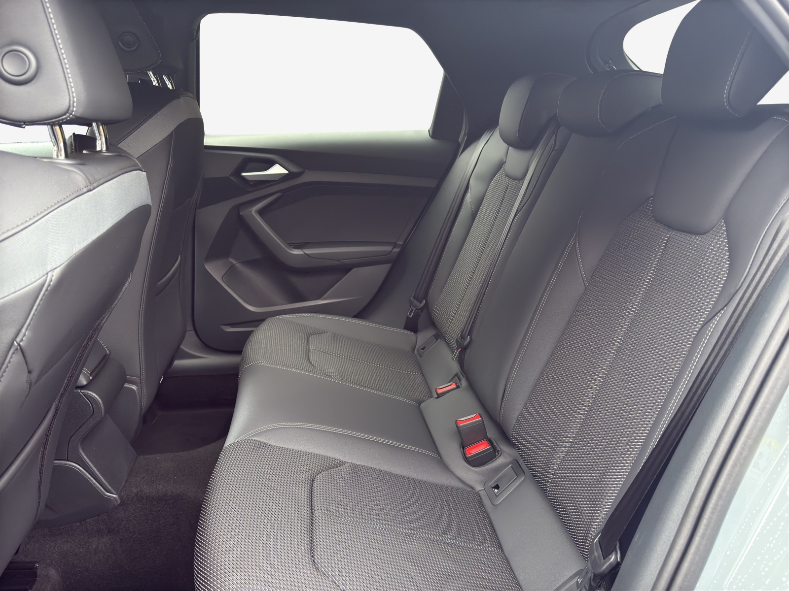 AUDI A1 Sportback 30 TFSI S Line Attraction S-tronic-image-11