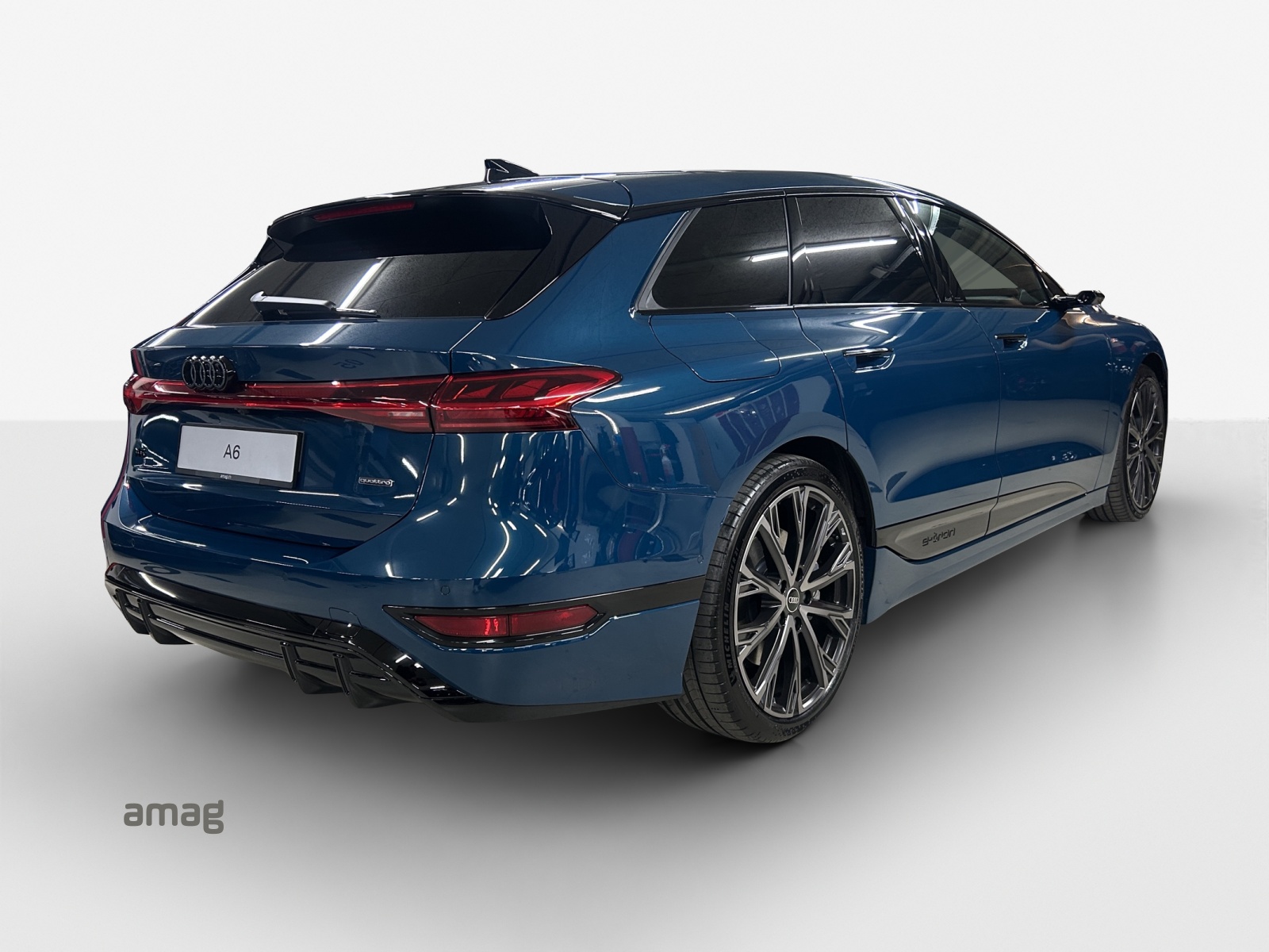 AUDI A6 Avant e-tron quattro-image-4