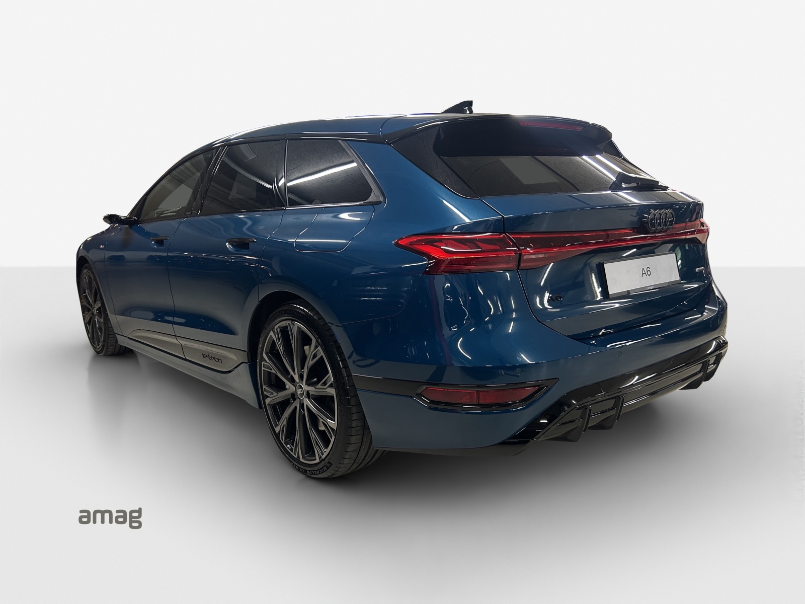 AUDI A6 Avant e-tron quattro-image-2