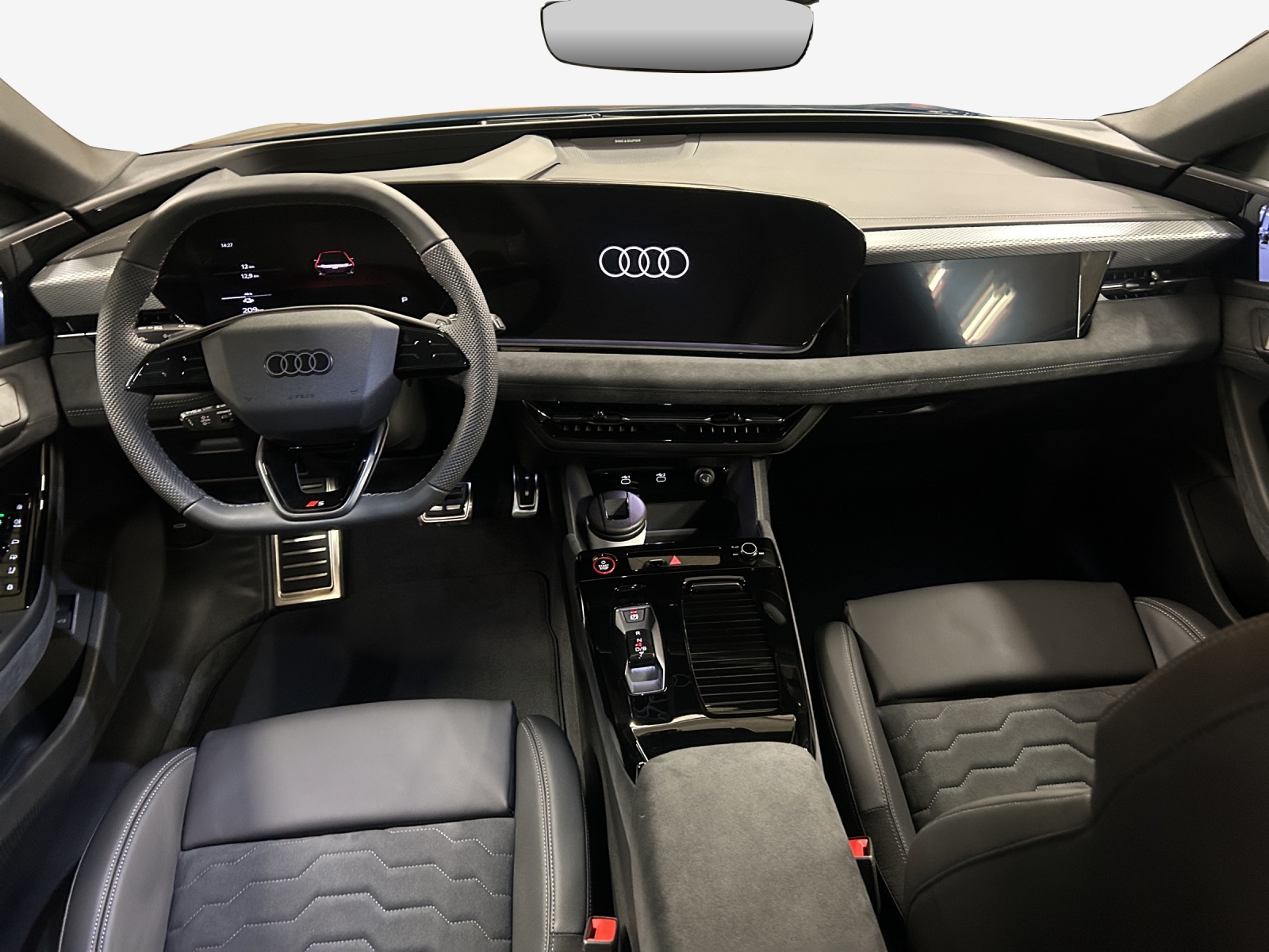 AUDI A6 Avant e-tron quattro-image-8