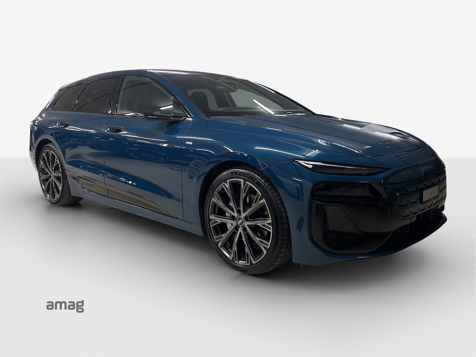 AUDI A6 Avant e-tron quattro-image-5