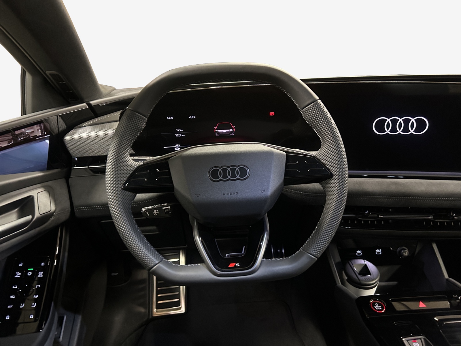 AUDI A6 Avant e-tron quattro-image-9