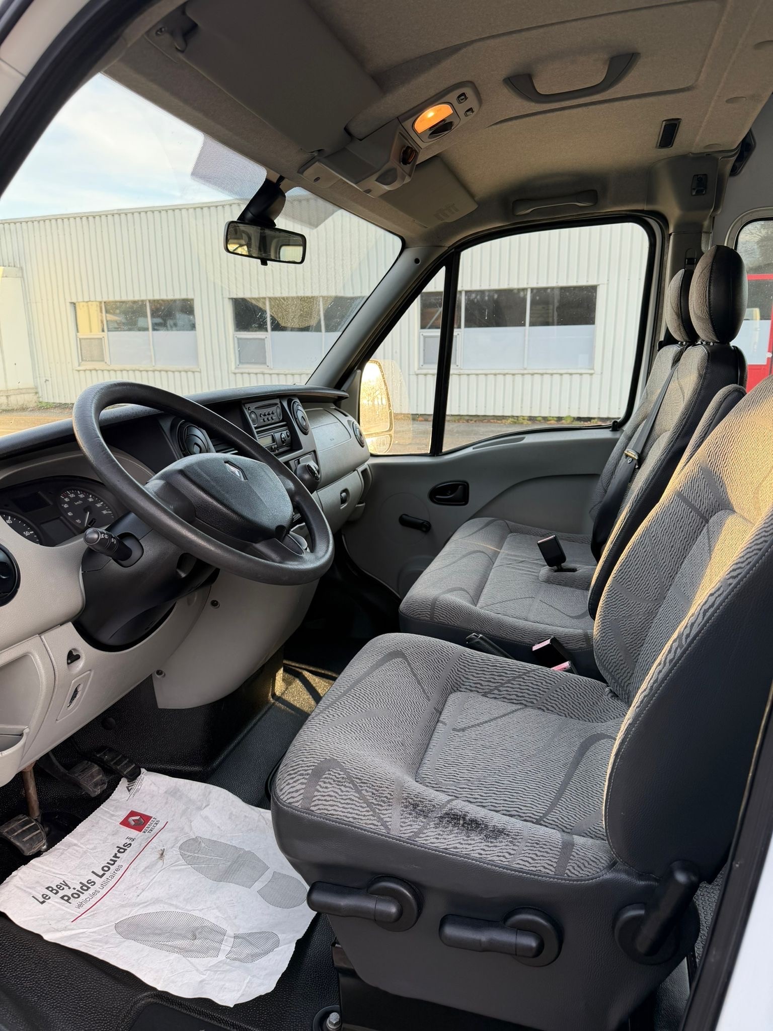 RENAULT Master T39 2.5dCi L3H2-image-8