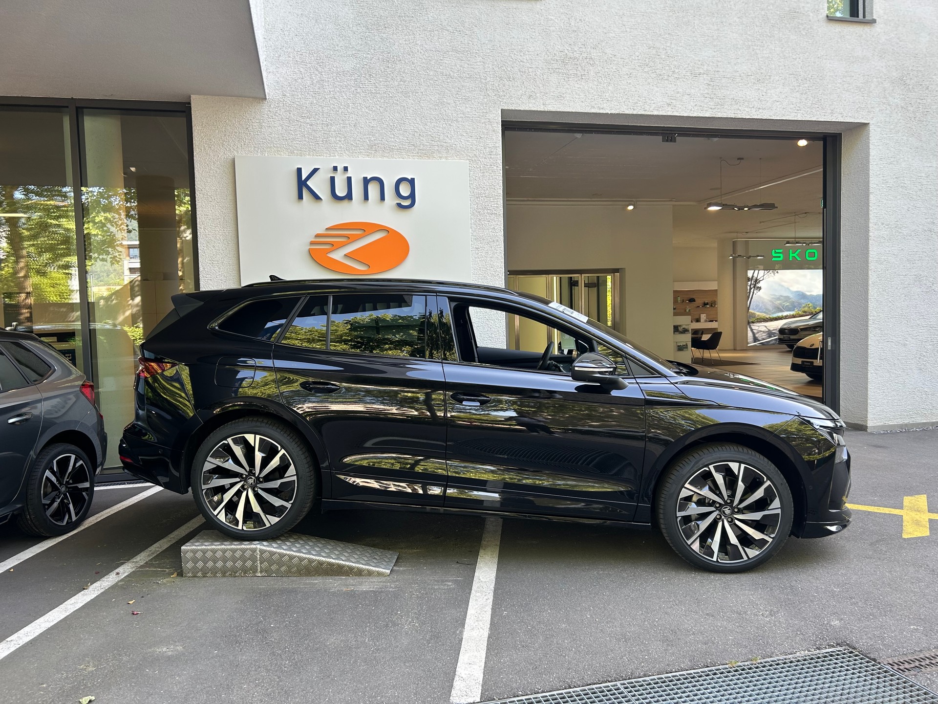 SKODA Enyaq 85x Sportline 4x4-image-1