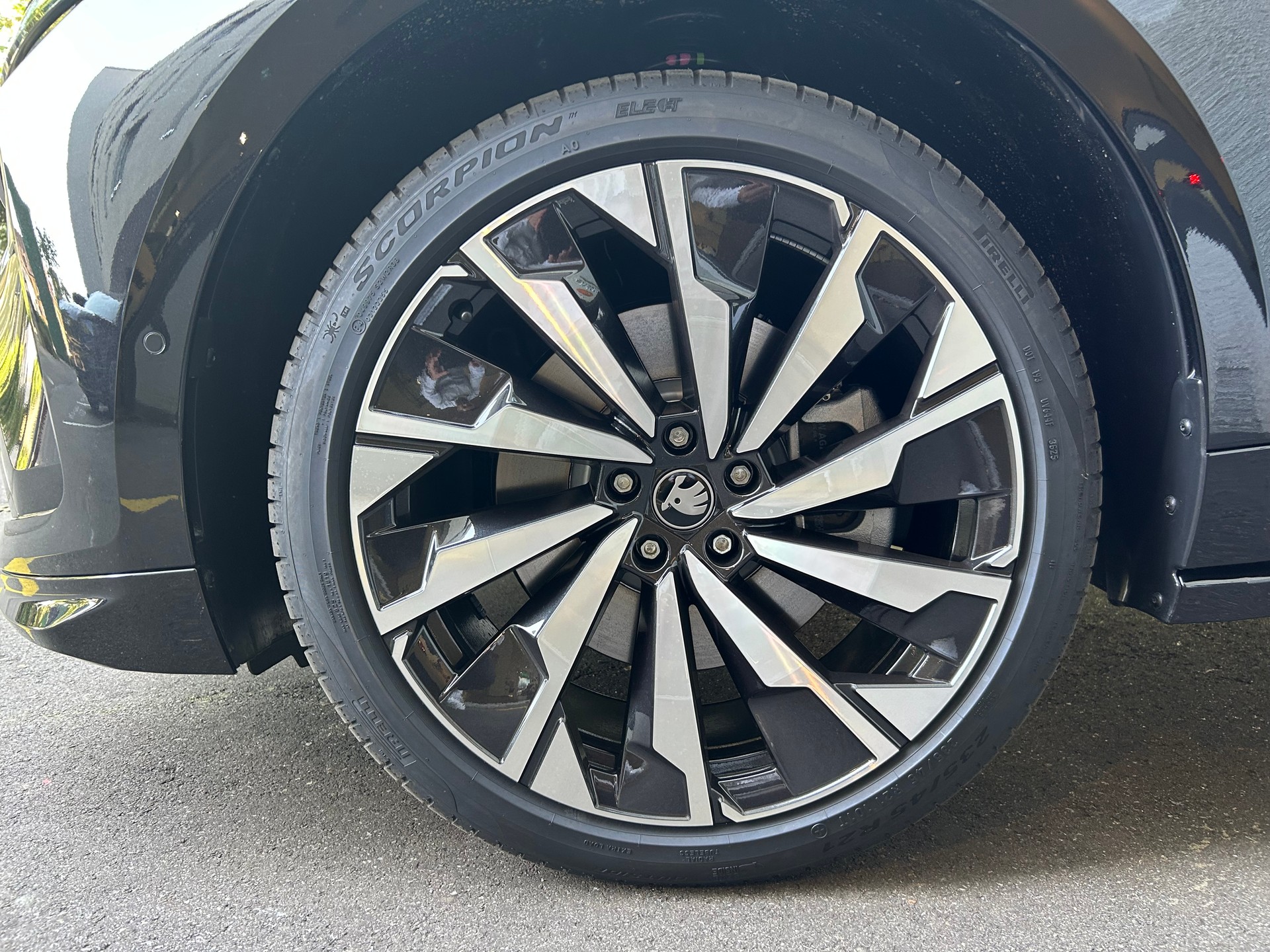 SKODA Enyaq 85x Sportline 4x4-image-14