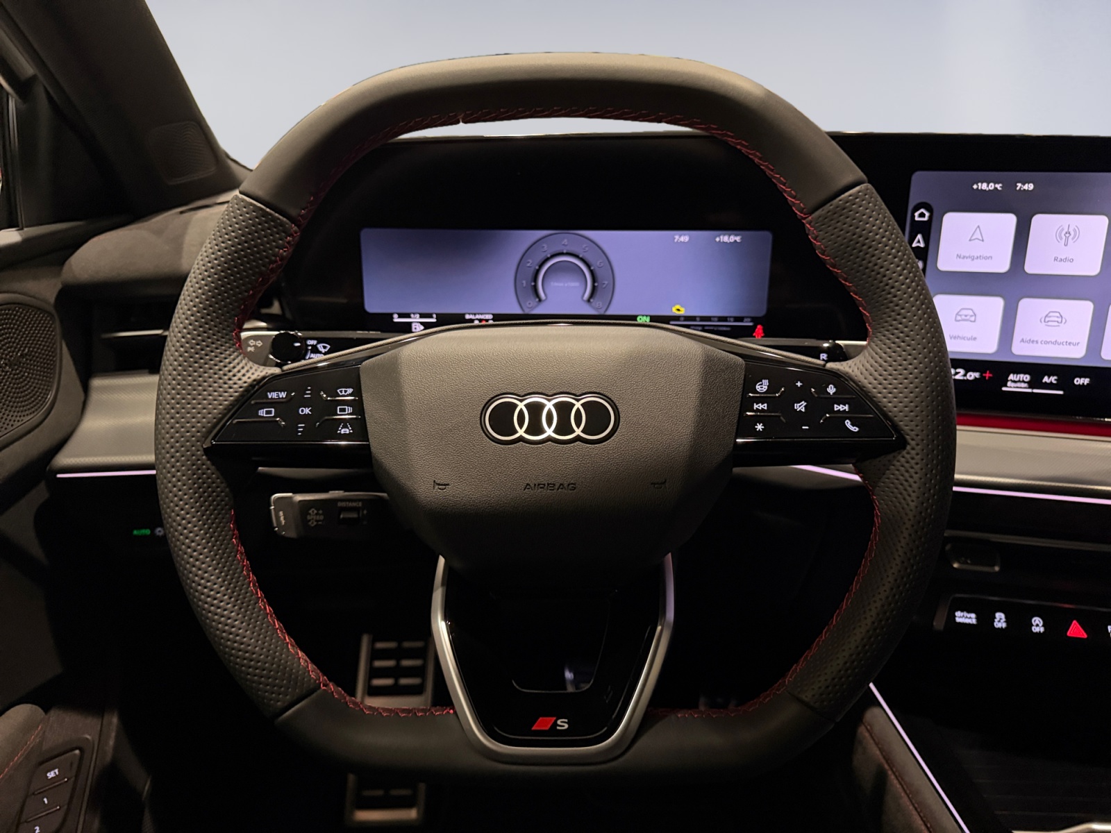 AUDI Q3 SUV TFSI quattro 195 kW S tronic-image-8