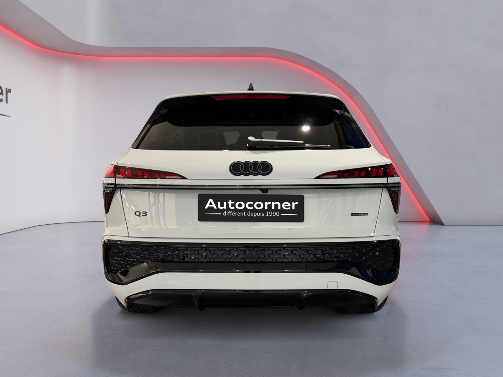 AUDI Q3 SUV TFSI quattro 195 kW S tronic-image-3