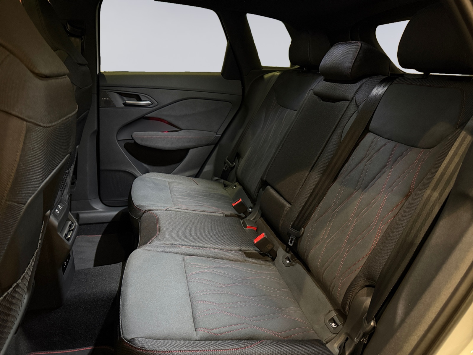 AUDI Q3 SUV TFSI quattro 195 kW S tronic-image-9
