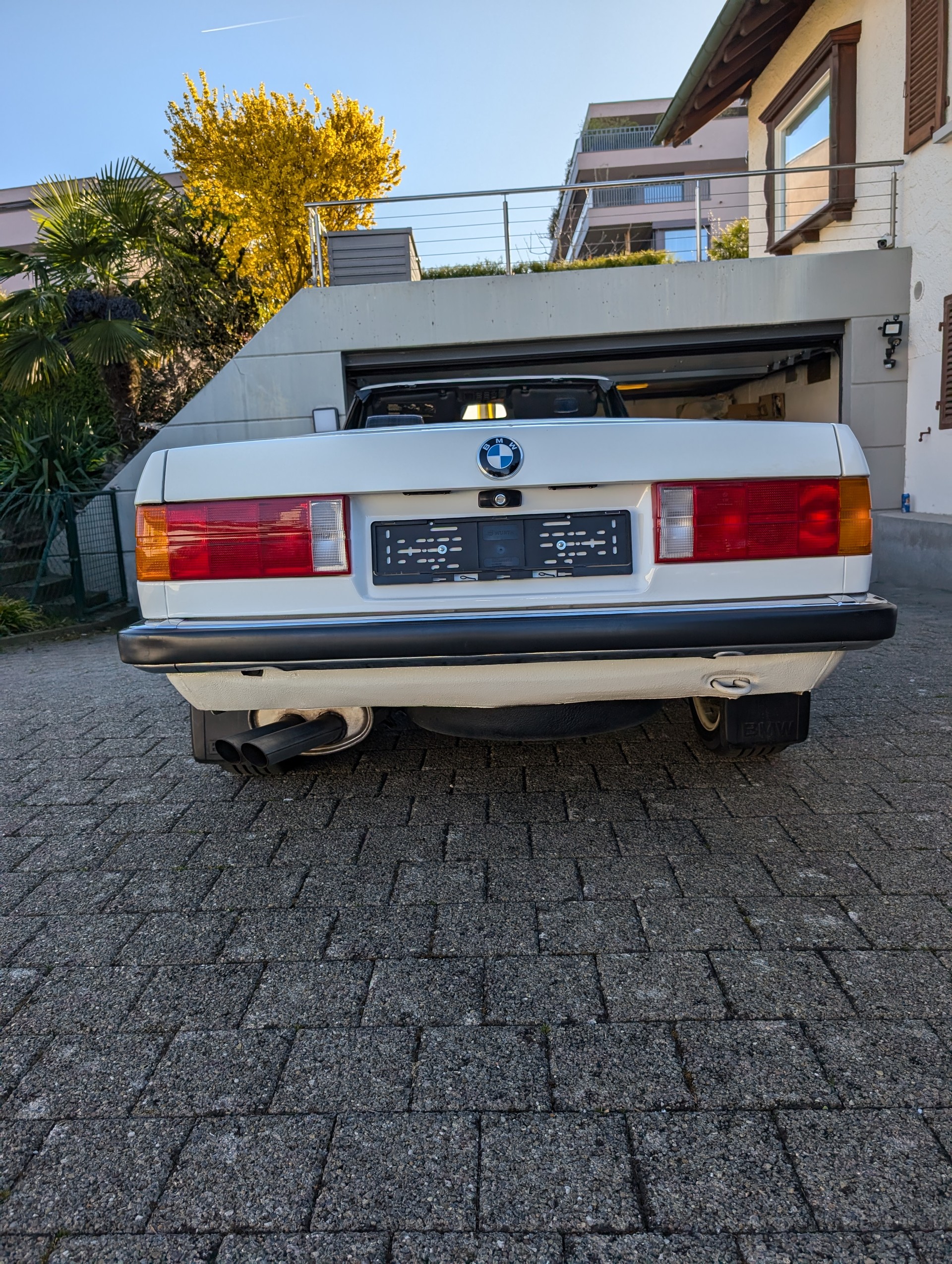 BMW 325i A Cabrio-image-2