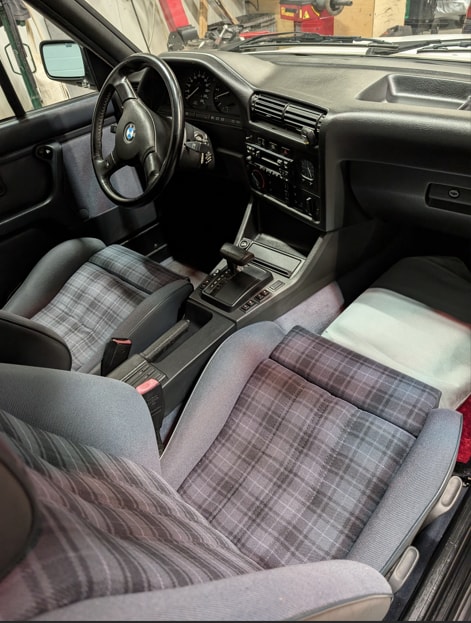 BMW 325i A Cabrio-image-16