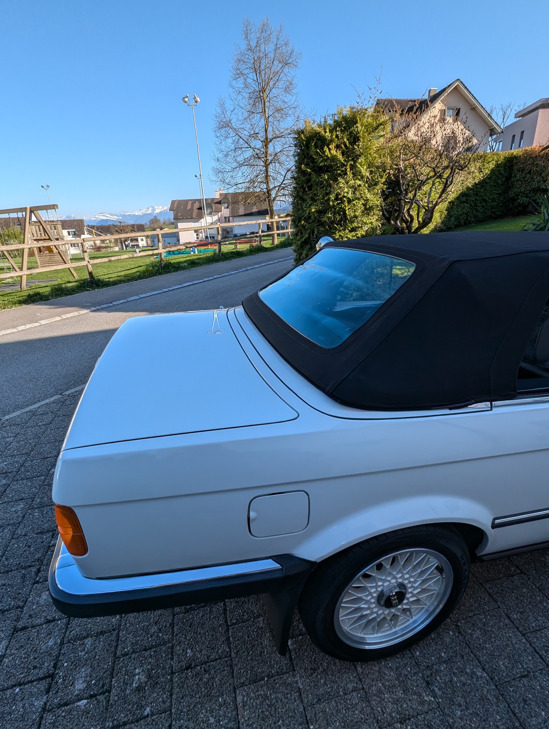BMW 325i A Cabrio-image-10