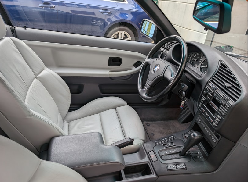 BMW 325-image-15