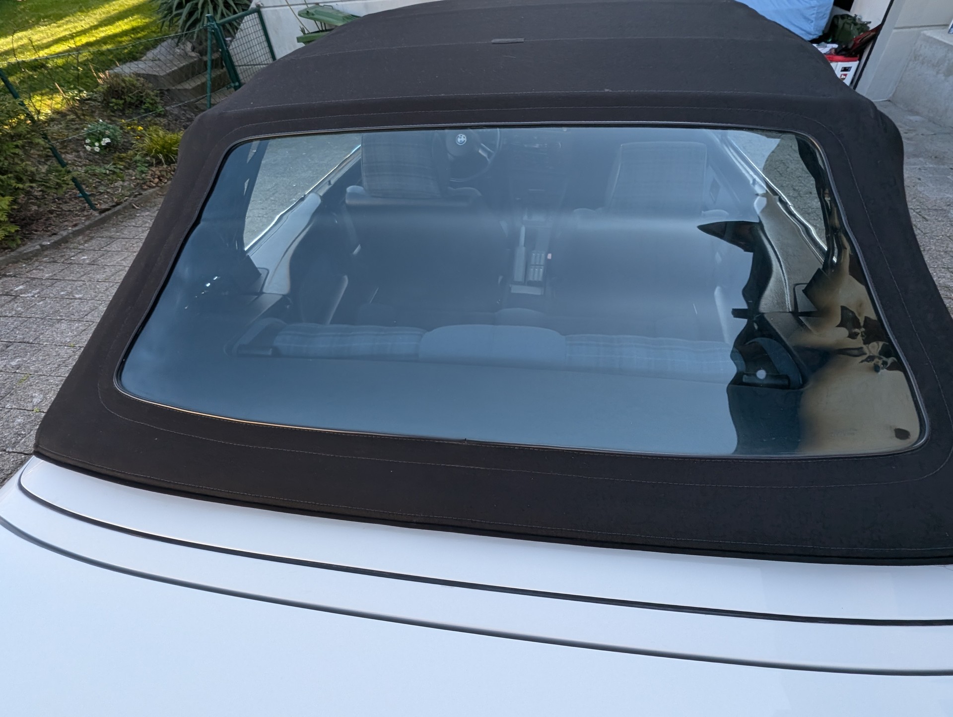 BMW 325i A Cabrio-image-11