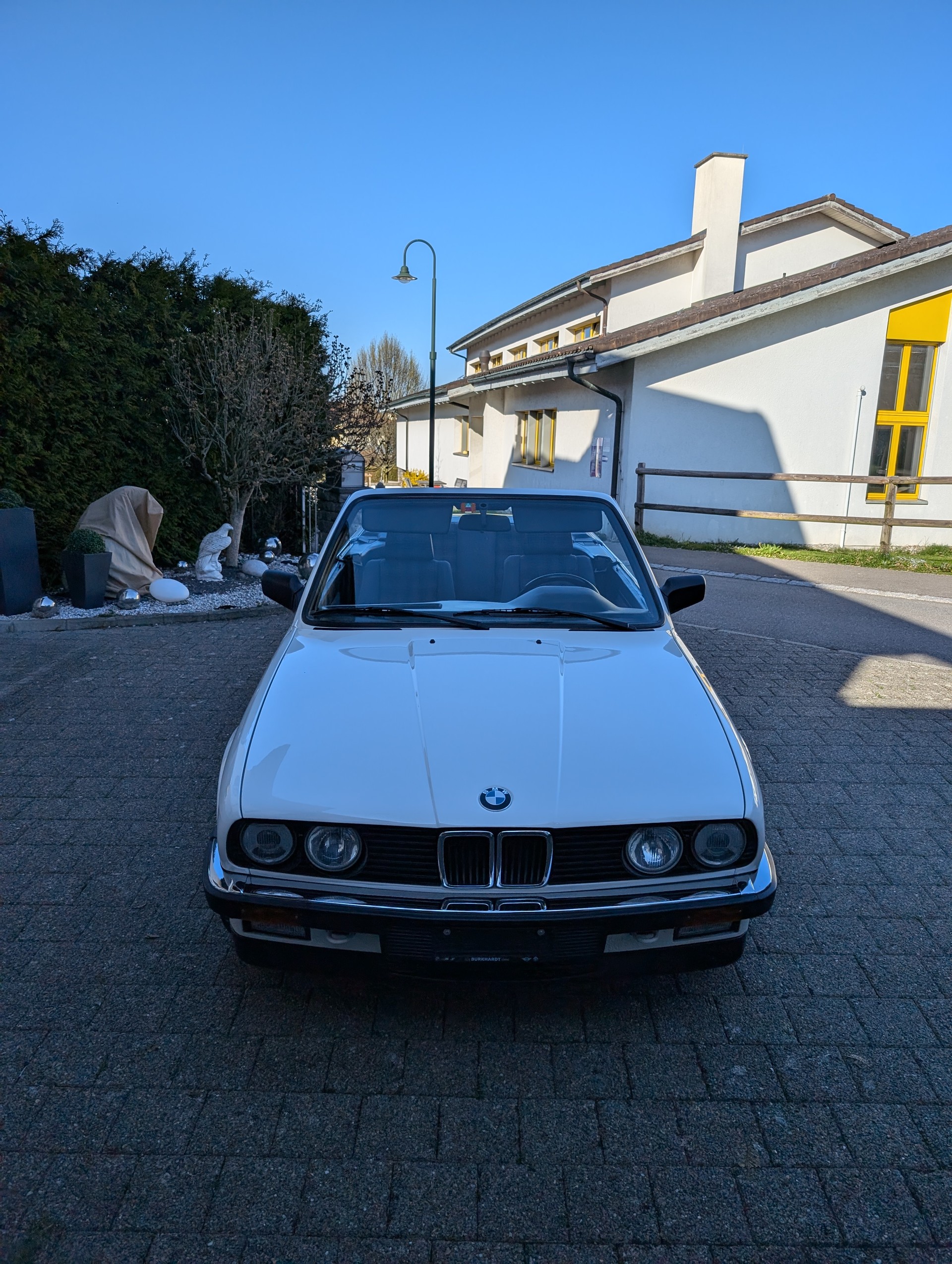 BMW 325i A Cabrio-image-17