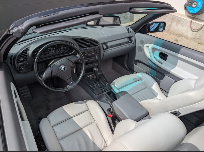 BMW 325-image-12