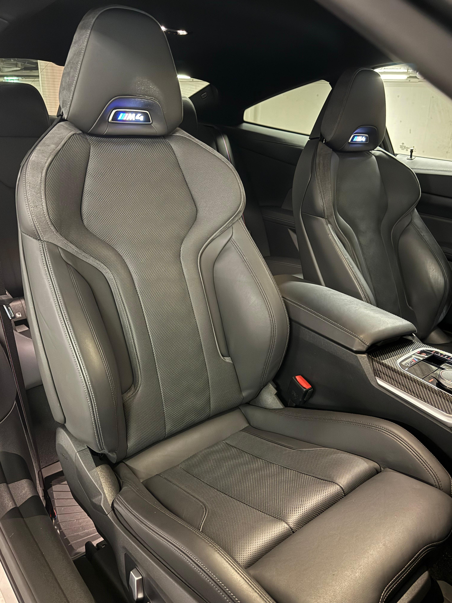 BMW M4 Coupé Competition M xDrive-image-13