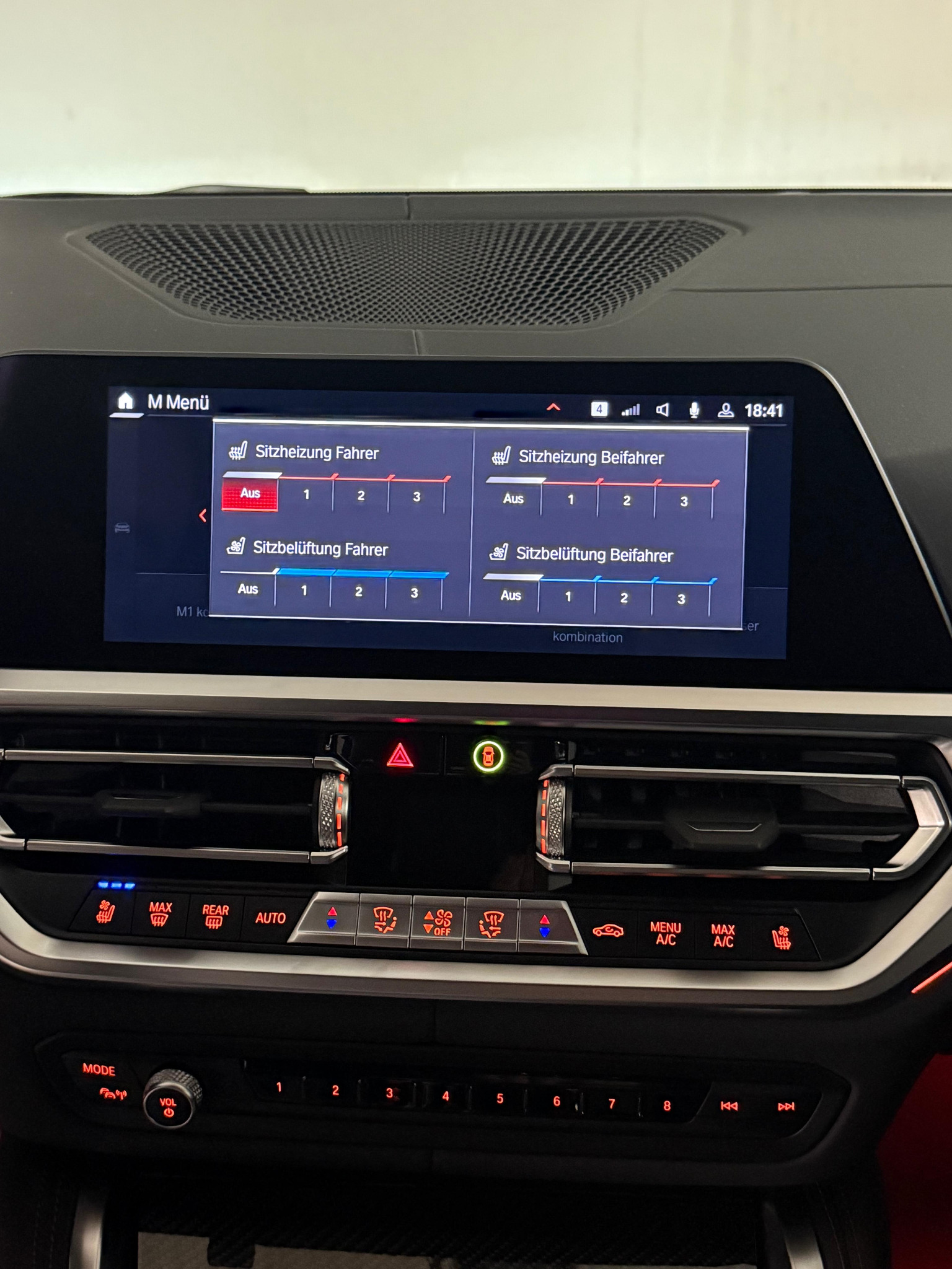 BMW M4 Coupé Competition M xDrive-image-17