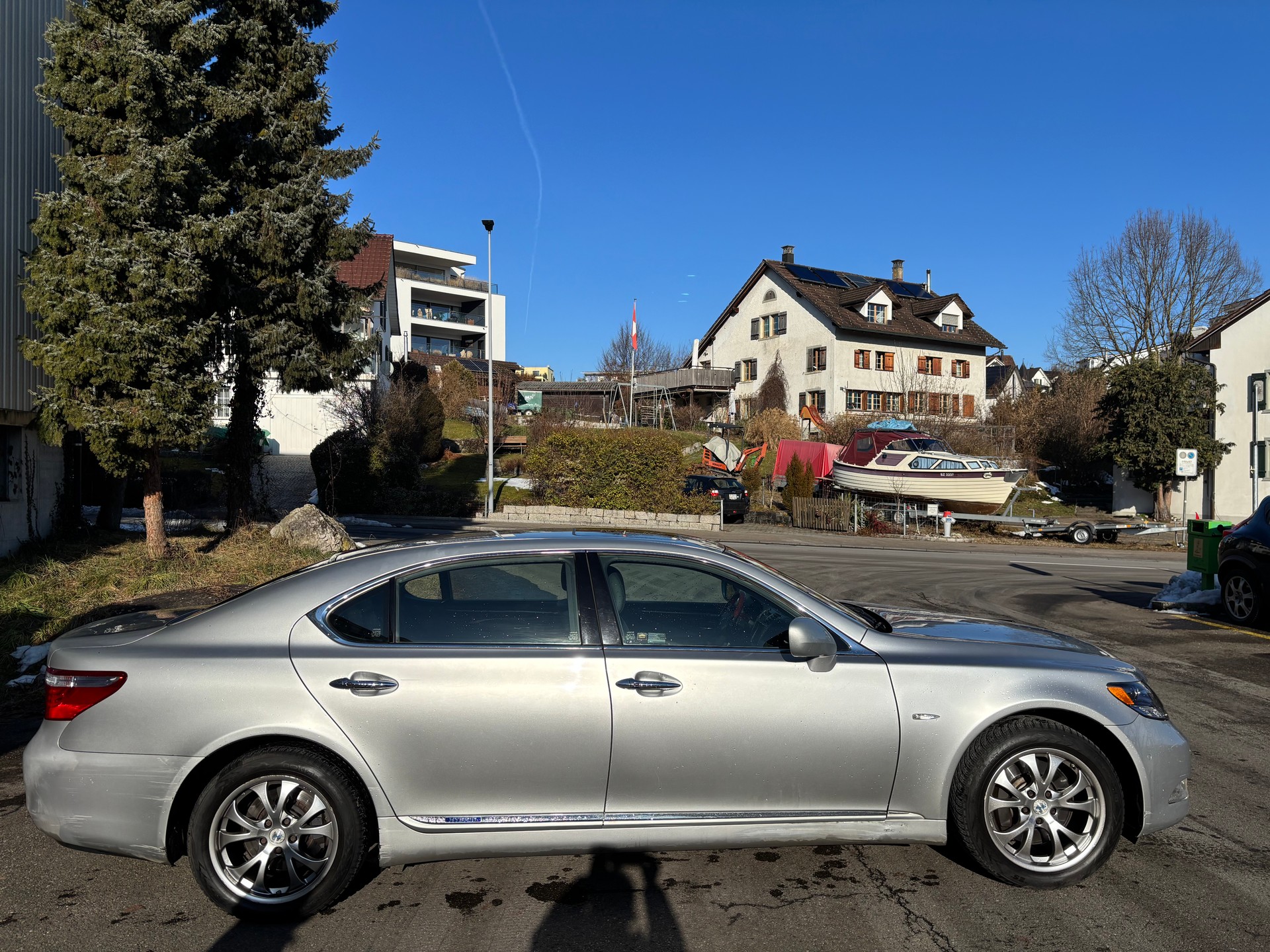 LEXUS LS 600h L 5.0 V8 AWD Automatic-image-6