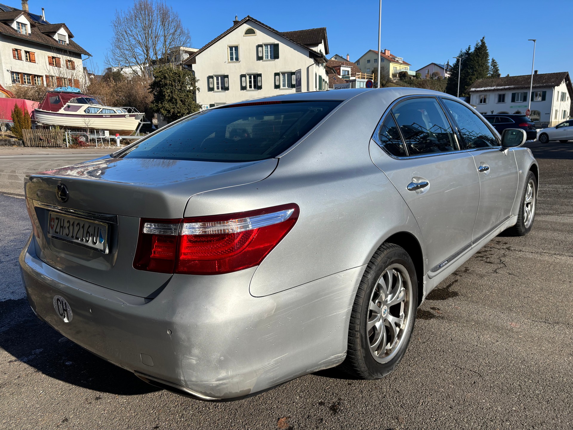 LEXUS LS 600h L 5.0 V8 AWD Automatic-image-4