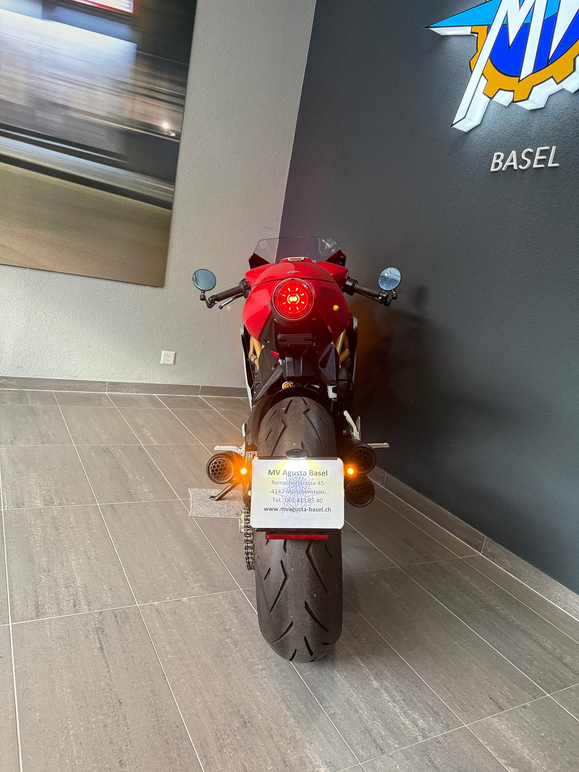 MV AGUSTA Superveloce 800-image-8