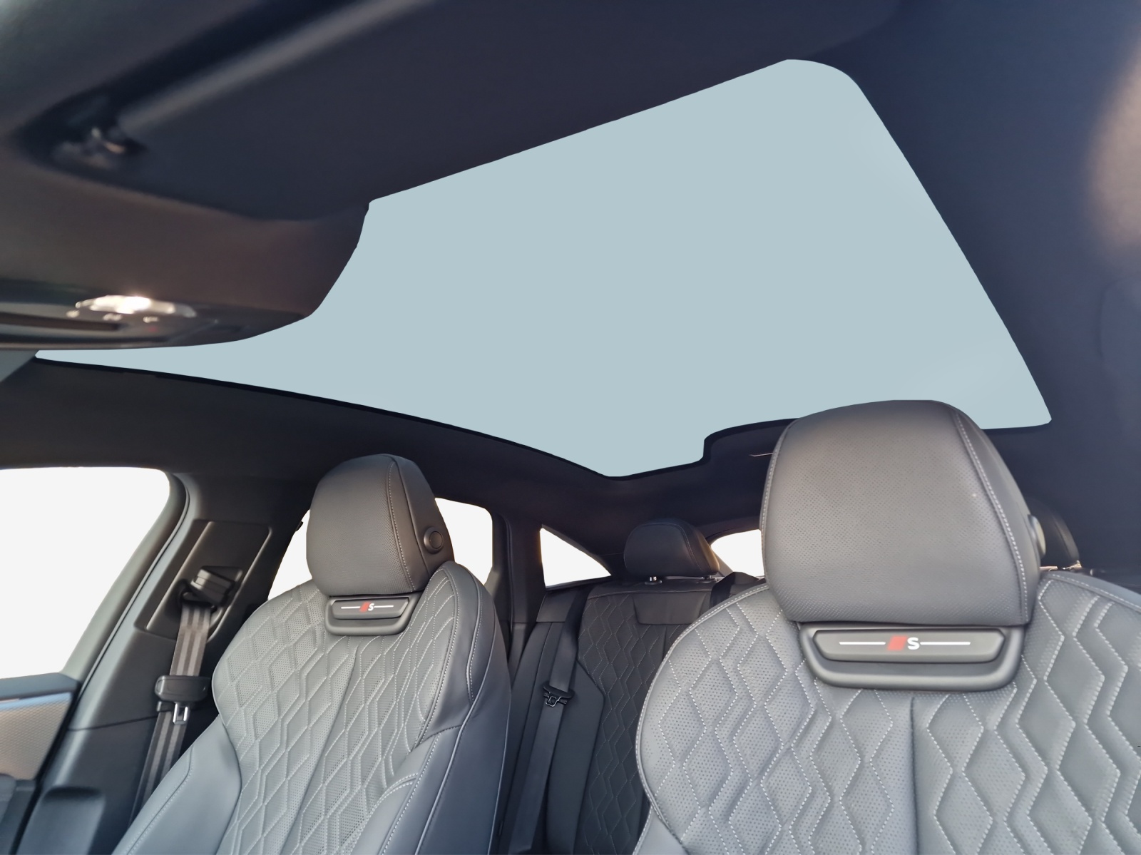 AUDI S6 Sportback e-tron quattro-image-14