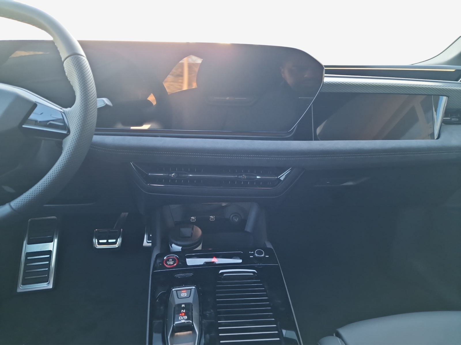AUDI S6 Sportback e-tron quattro-image-10