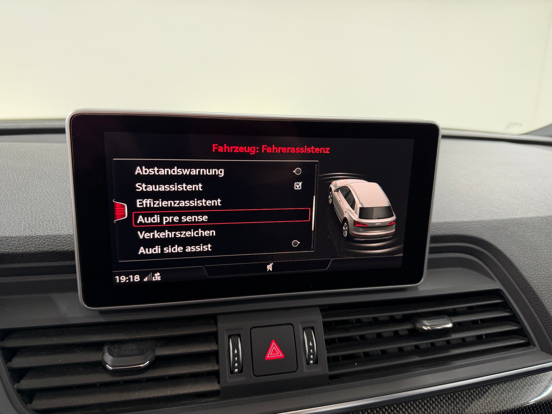AUDI SQ5 3.0 TFSI ABT 426PS Panther Black quattro S-tronic / 360° Kamera / S-Ledersportsitze / Carbon-Paket / Komfortschlüssel /-image-16