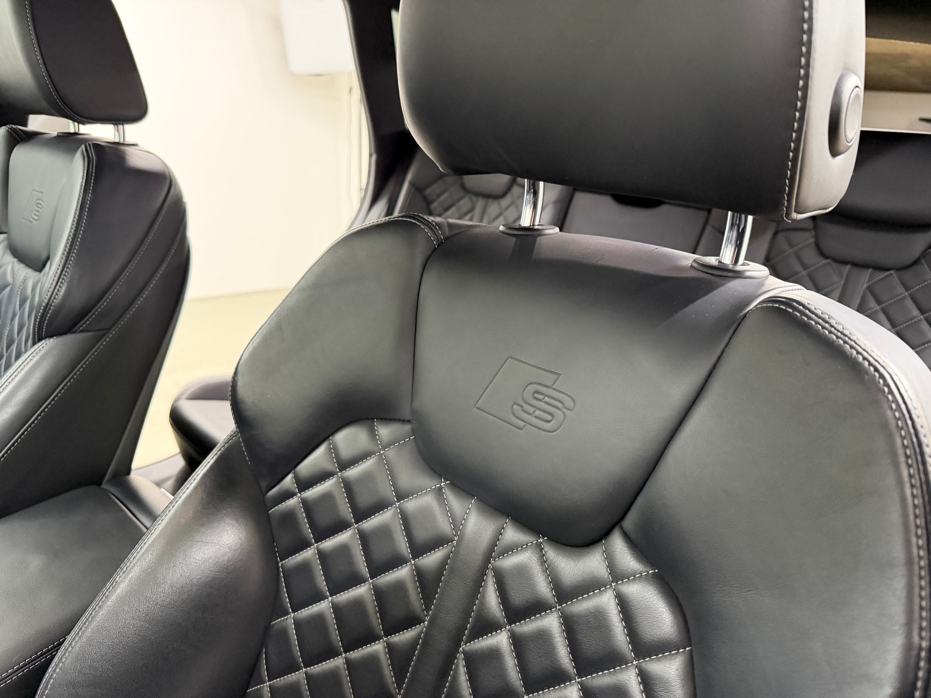 AUDI SQ5 3.0 TFSI ABT 426PS Panther Black quattro S-tronic / 360° Kamera / S-Ledersportsitze / Carbon-Paket / Komfortschlüssel /-image-7