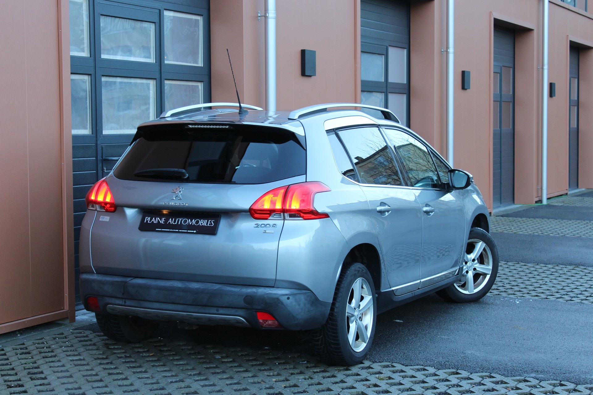 PEUGEOT 2008 1.2 PureTech Féline-image-4