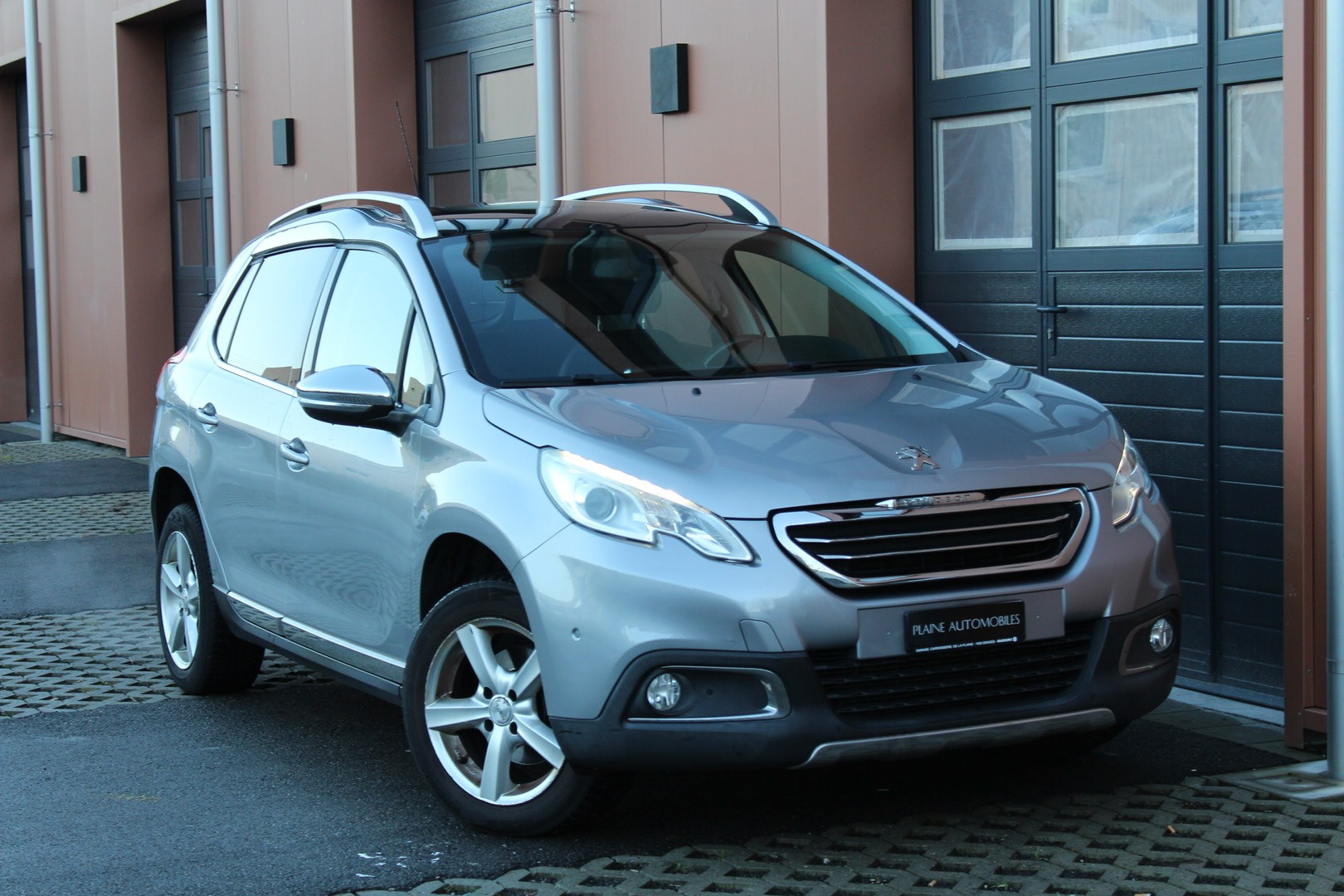 PEUGEOT 2008 1.2 PureTech Féline-image-2