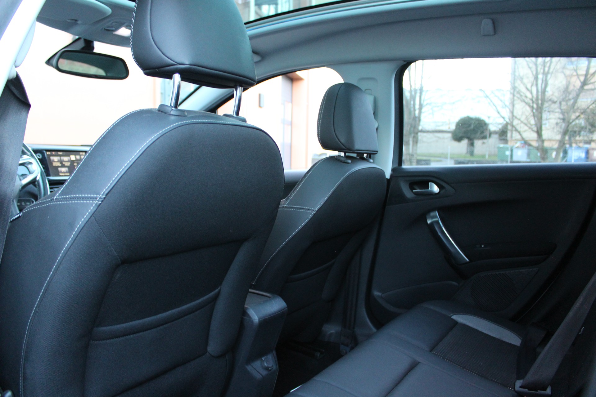 PEUGEOT 2008 1.2 PureTech Féline-image-19