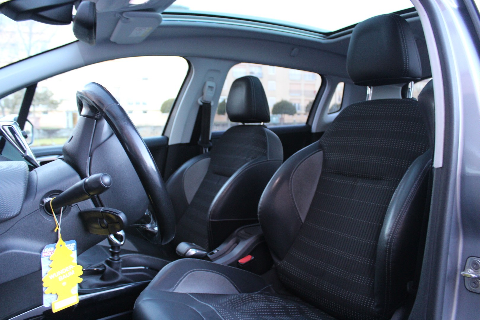 PEUGEOT 2008 1.2 PureTech Féline-image-17