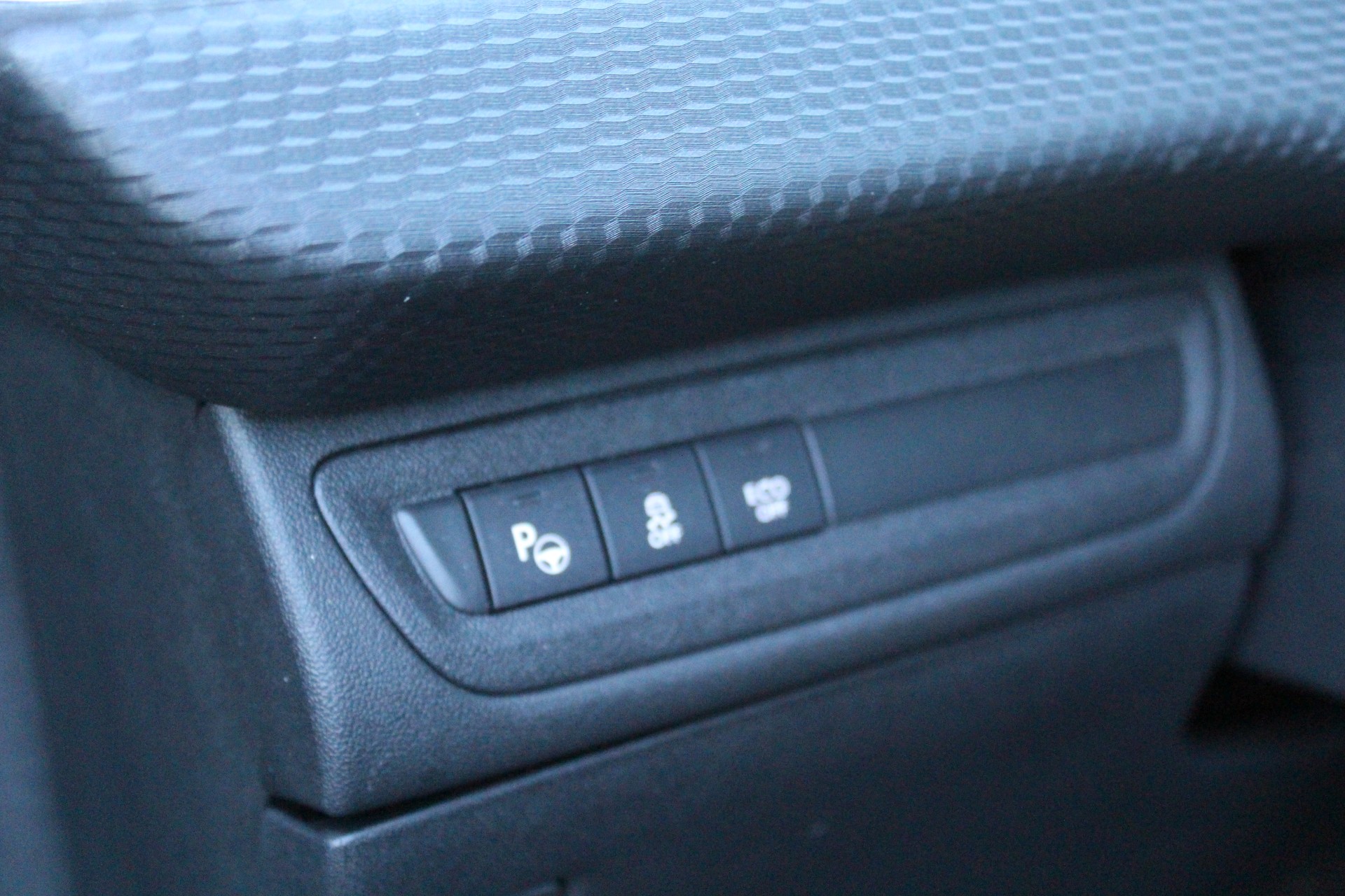 PEUGEOT 2008 1.2 PureTech Féline-image-8