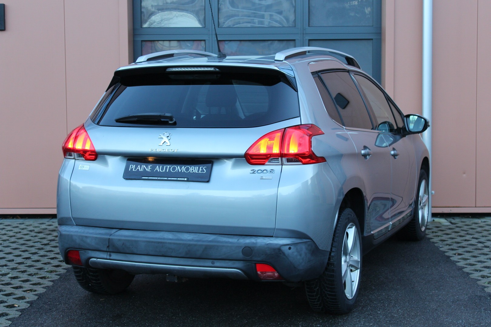 PEUGEOT 2008 1.2 PureTech Féline-image-5