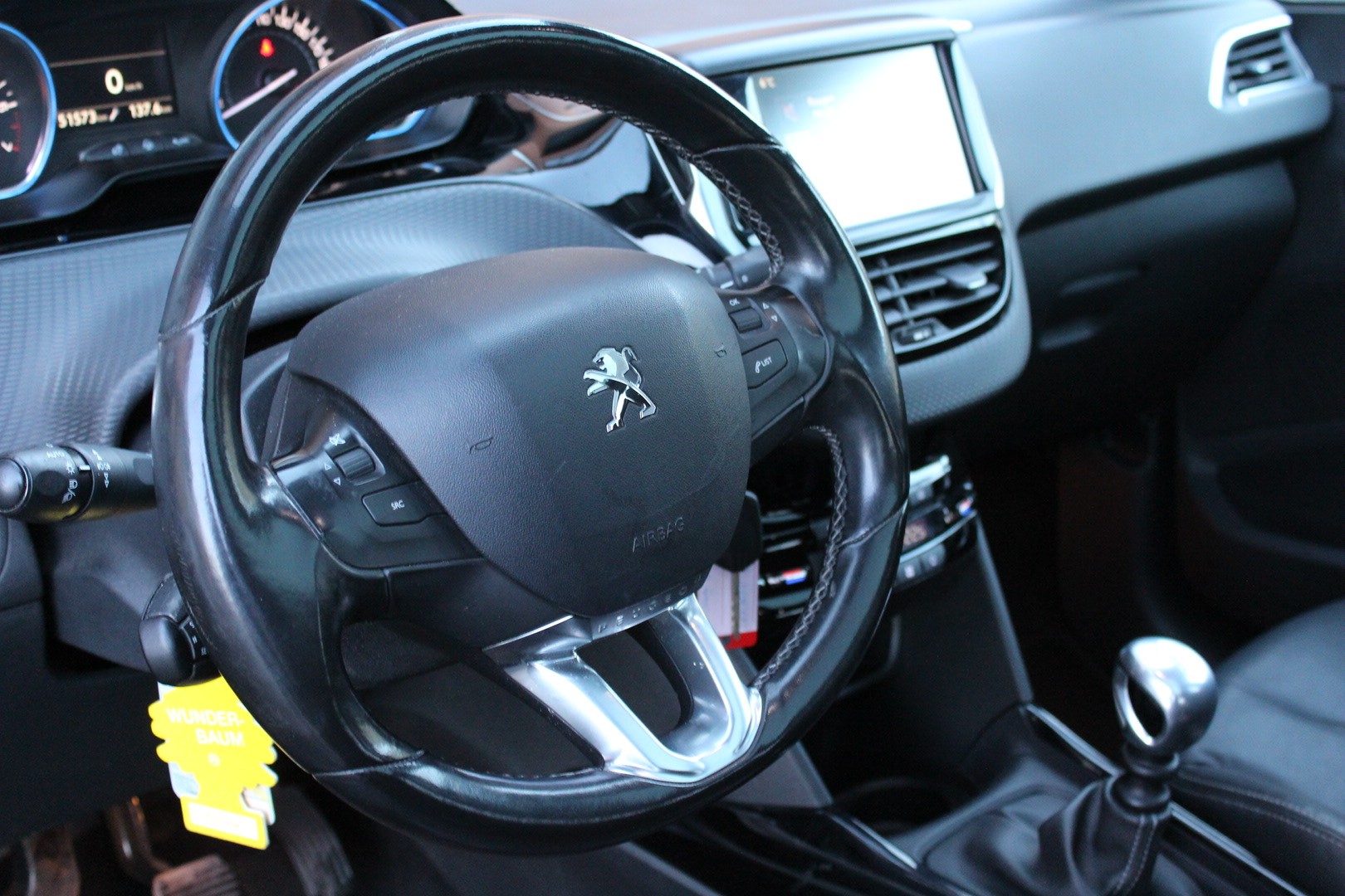 PEUGEOT 2008 1.2 PureTech Féline-image-7