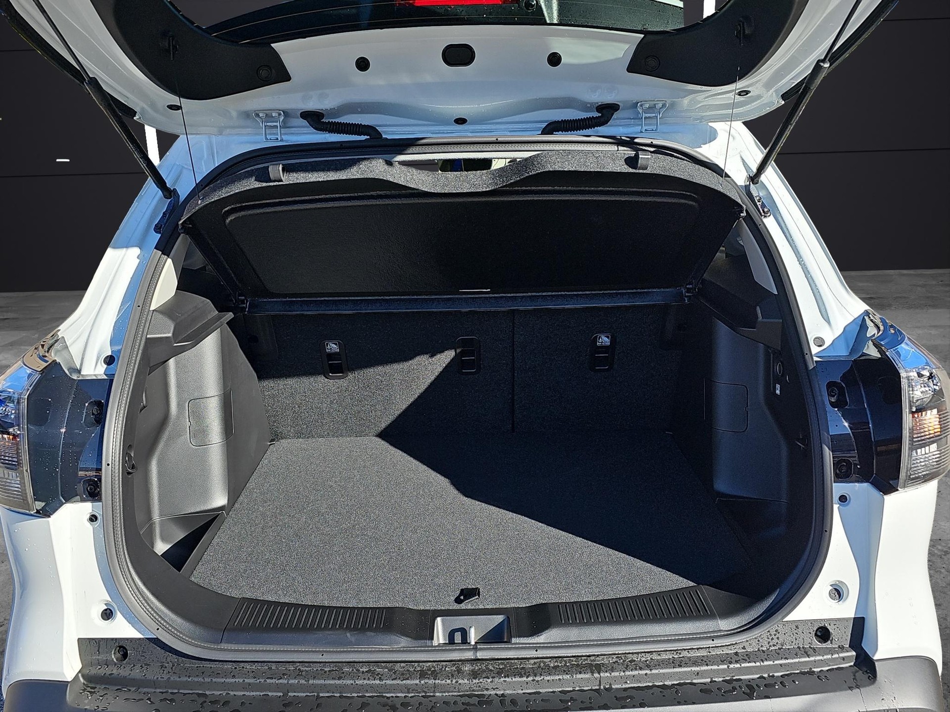 SUZUKI S-Cross 1.4 T Sakura Hybrid 4x4-image-12