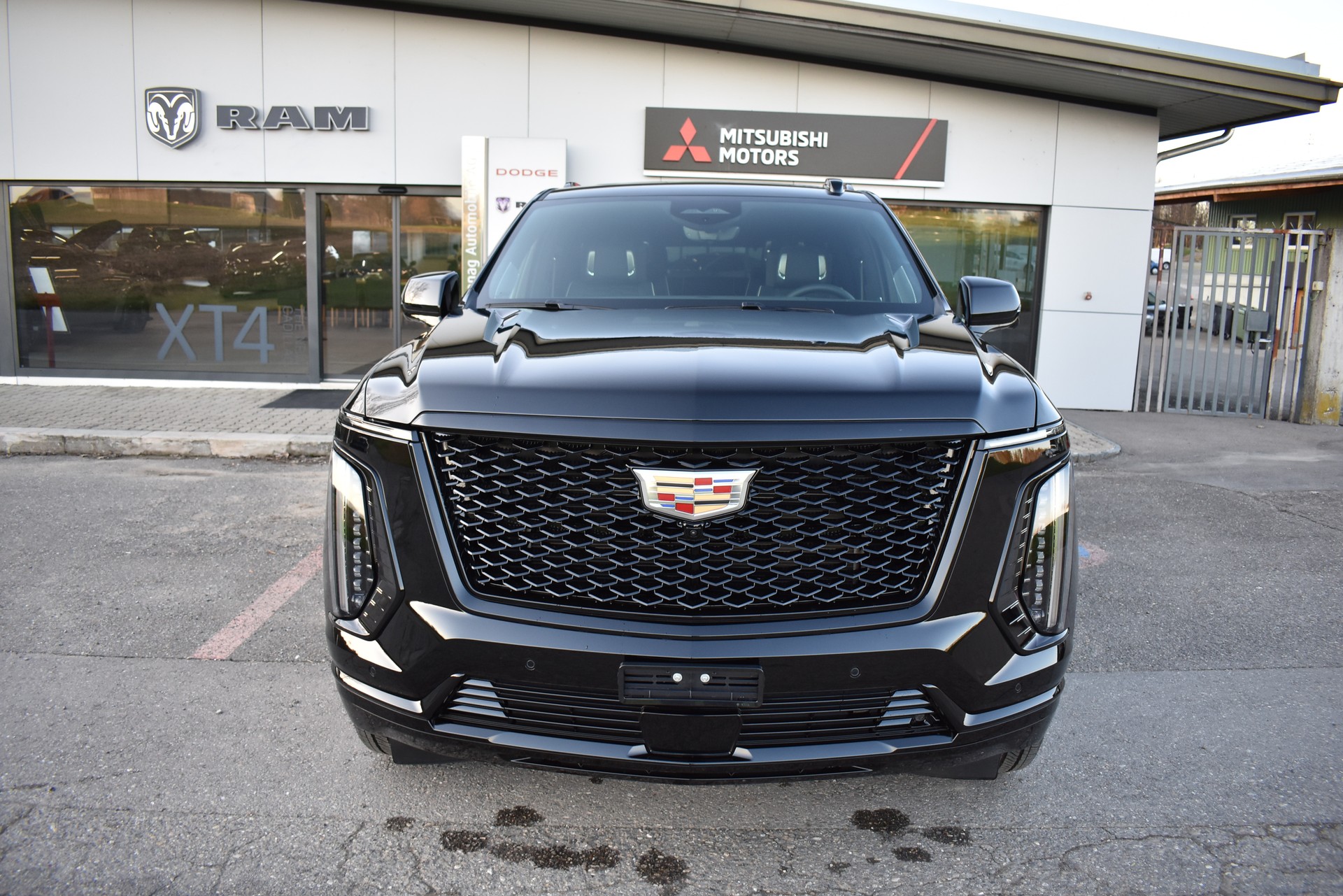 CADILLAC Escalade Sport Platinum ESV-image-1